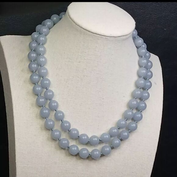 Vintage TRIFARI Necklace Gray Lucite Beads Individually Knotted 31" - Picture 3 of 6